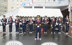 県警音楽隊による開会のファンファーレ